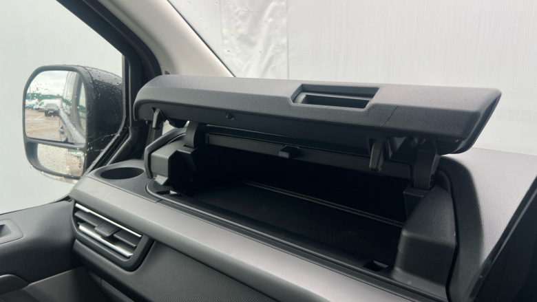 Ford Tourneo Custom 340 L1 Electric Rwd 160kW 65kWh H1 Titanium X 8 seater Auto